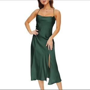 ❤️‍🔥Emerald Green Satin Bias Cut Slip Dress sz M